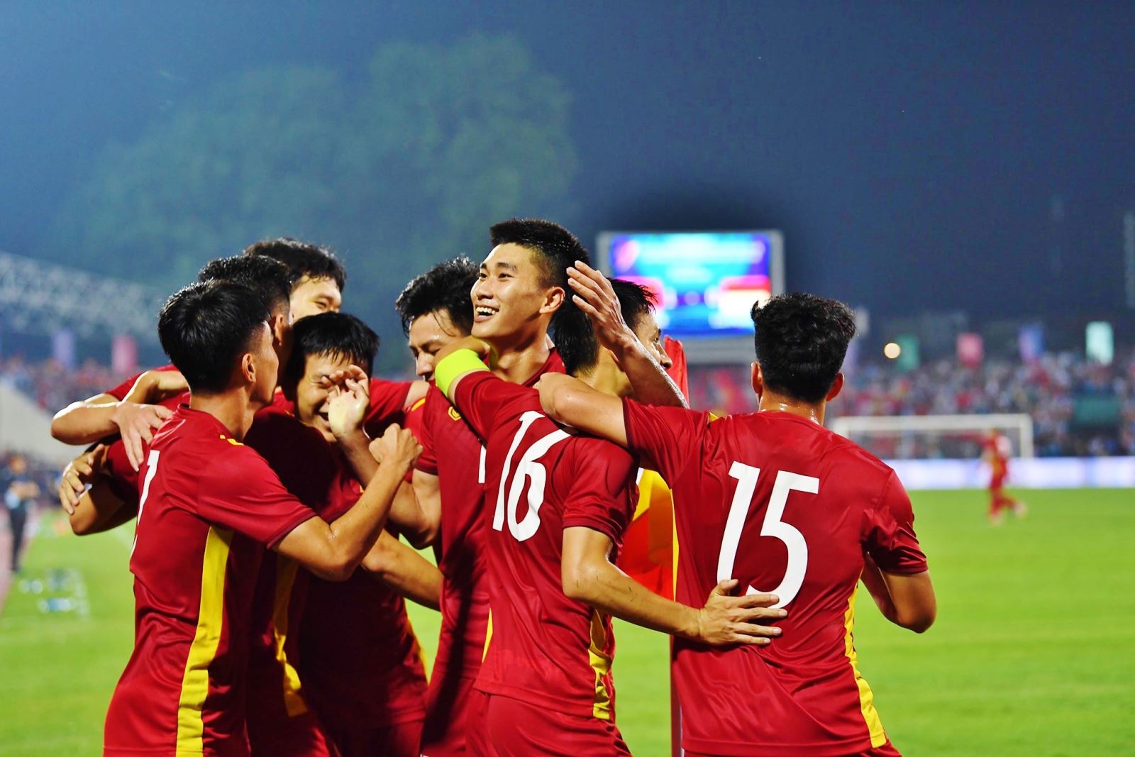 Trước giờ đấu Th&aacute;i Lan, h&agrave;ng loạt cầu thủ U23 Việt Nam bị nghi ngộ độc thực phẩm