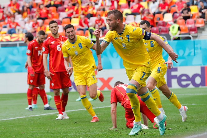 Yarmolenko áp sát số bàn thắng cho Ukraine của HLV Shevchenko Yarmolenko áp sát số bàn thắng cho Ukraine của HLV Shevchenko