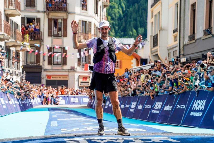 “Dê núi” Kilian Jornet phá kỷ lục giải chạy siêu địa hình UTMB