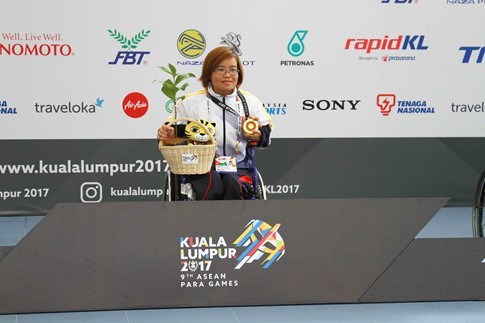 Kình ngư Vi Thị Hằng; 3 HCV, 3 kỷ lục Para Games và “khát vọng mùa xuân” ở Cúp Chiến Thắng 2022 Kình ngư Vi Thị Hằng; 3 HCV, 3 kỷ lục Para Games và “khát vọng mùa xuân” ở Cúp Chiến Thắng 2022