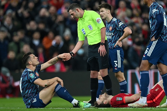 Arsenal và Xhaka gây choáng với số thẻ đỏ nhiều chưa từng thấy