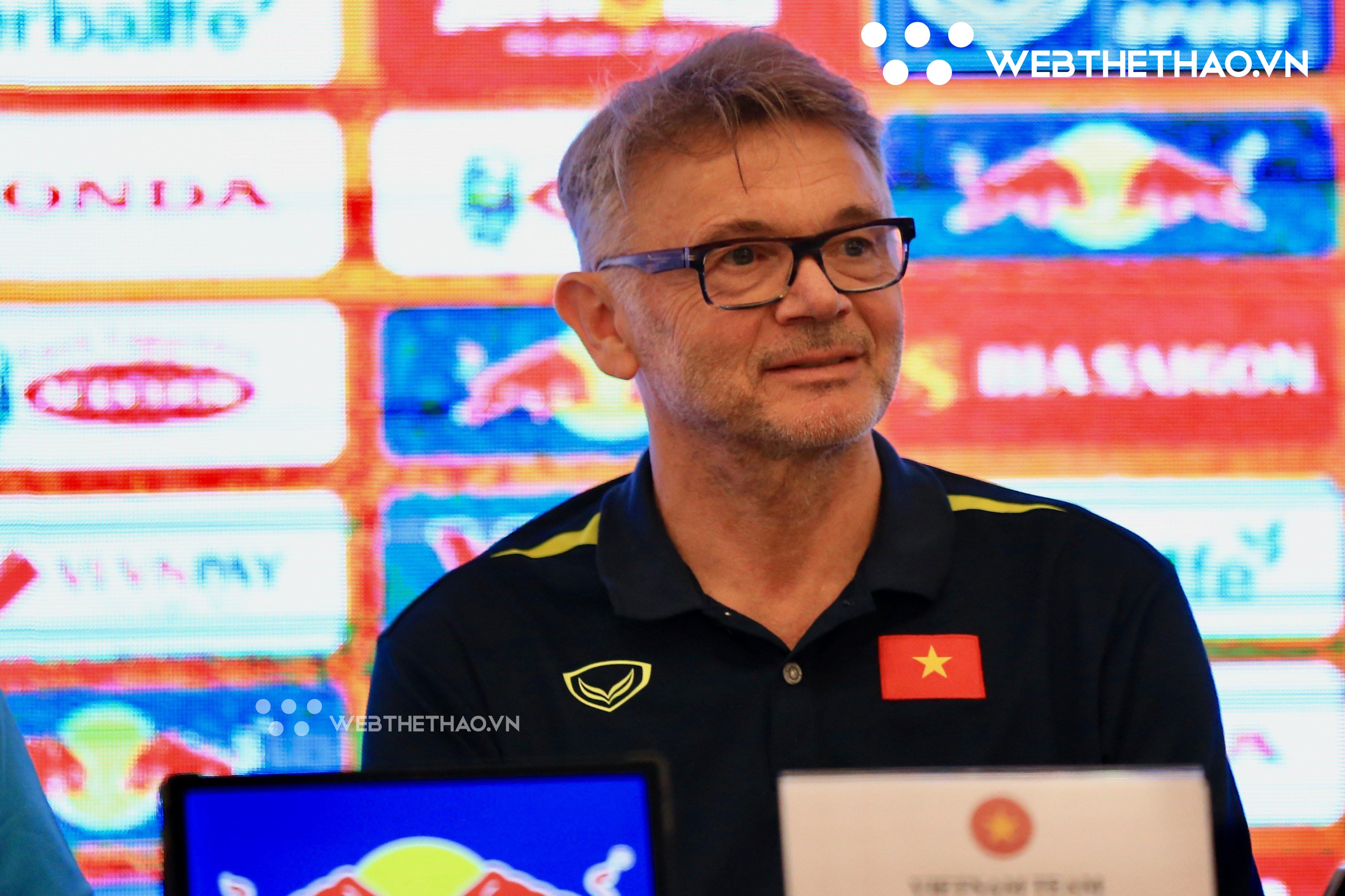 HLV Philippe Troussier mu&ocirc;́n thắng ở tr&acirc;̣n ra mắt tuy&ecirc;̉n Vi&ecirc;̣t Nam